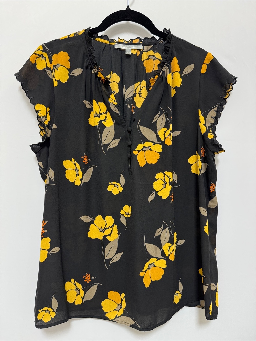 Daniel Rainn Seneca Black and Yellow Floral Scallop Sleeve Blouse LP